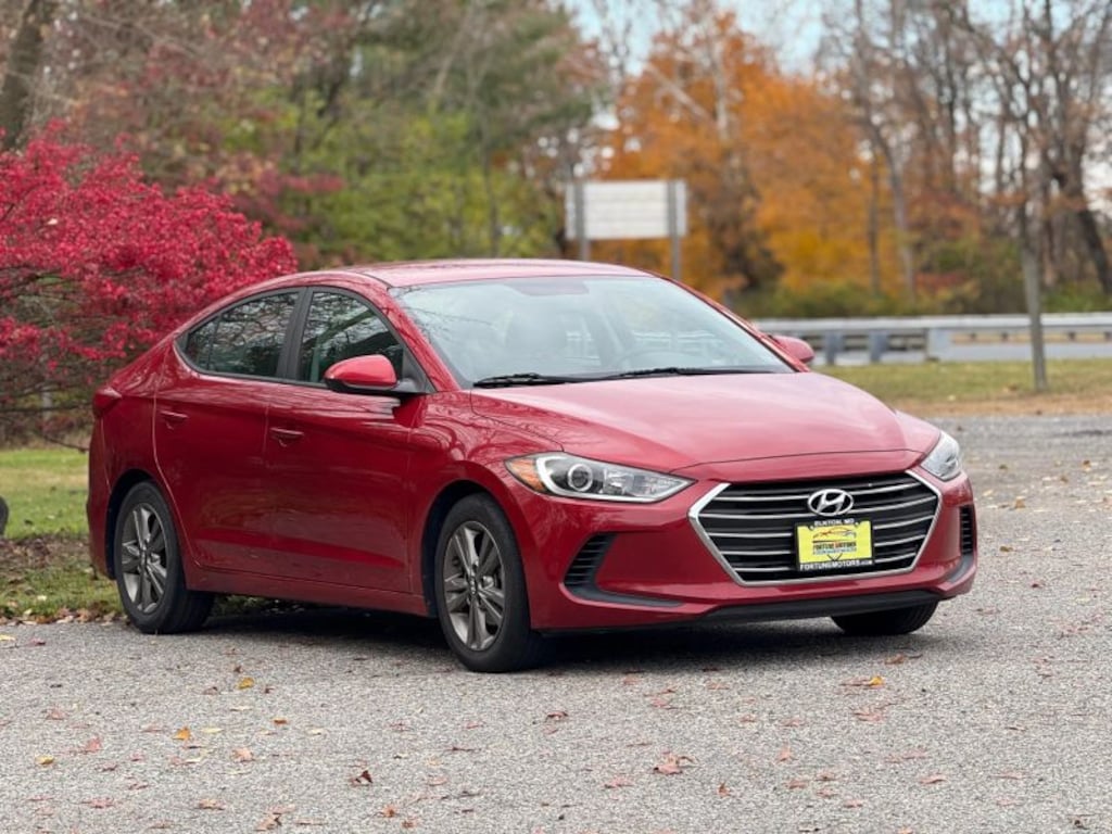 Used 2017 Hyundai Elantra SE Sedan 4D Sedan