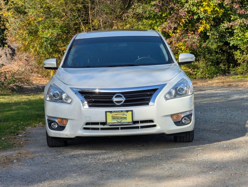 Used 2015 Nissan Altima 2.5 SV Sedan 4D Sedan