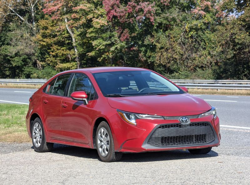 Used 2021 Toyota Corolla LE Sedan 4D Sedan
