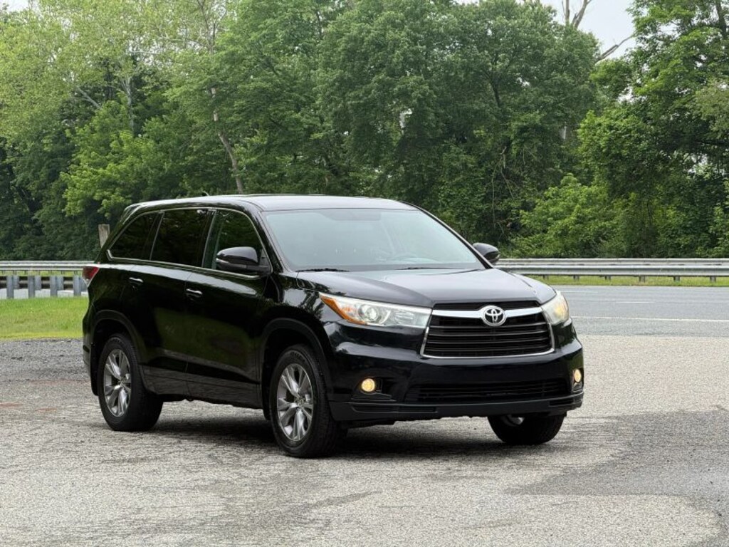 Used 2015 Toyota Highlander LE Plus Sport Utility 4D SUV