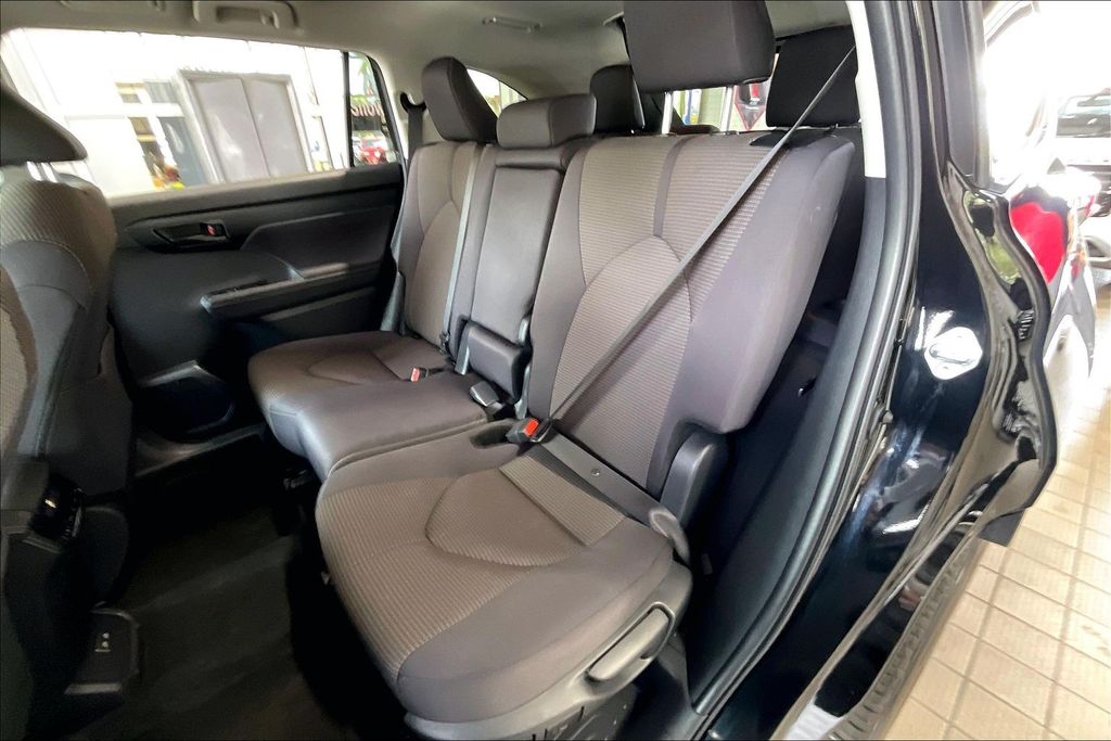 2025 Toyota Highlander 14
