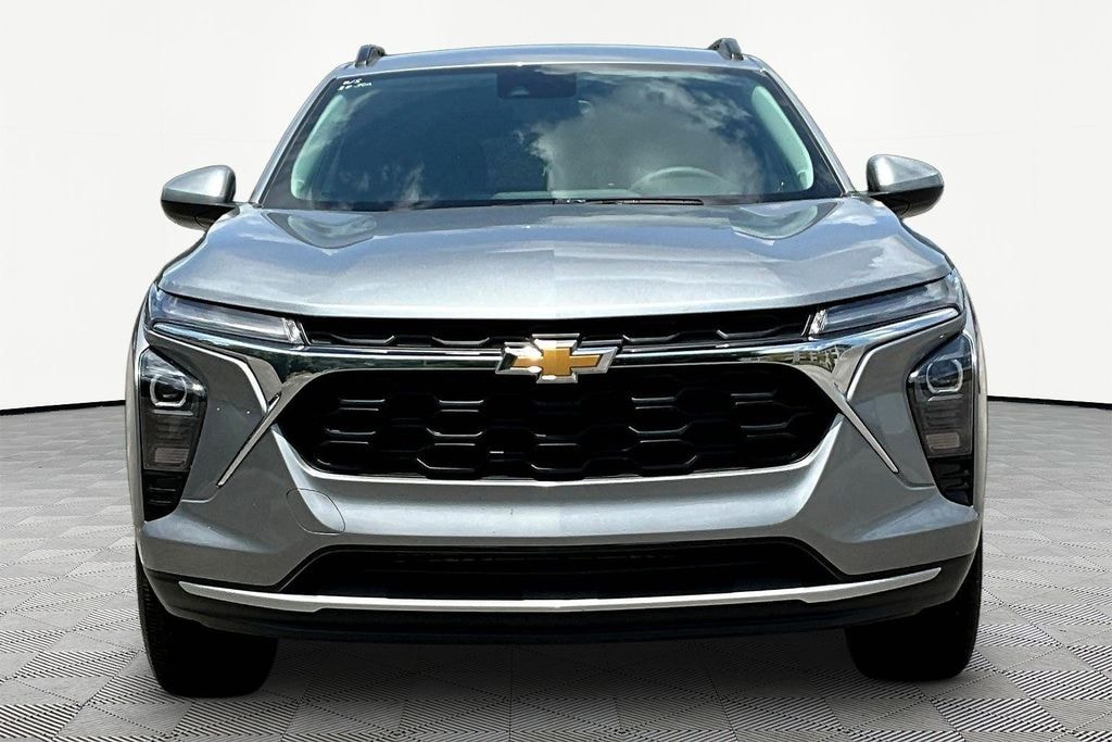 Used 2025 Chevrolet Trax LT SUV
