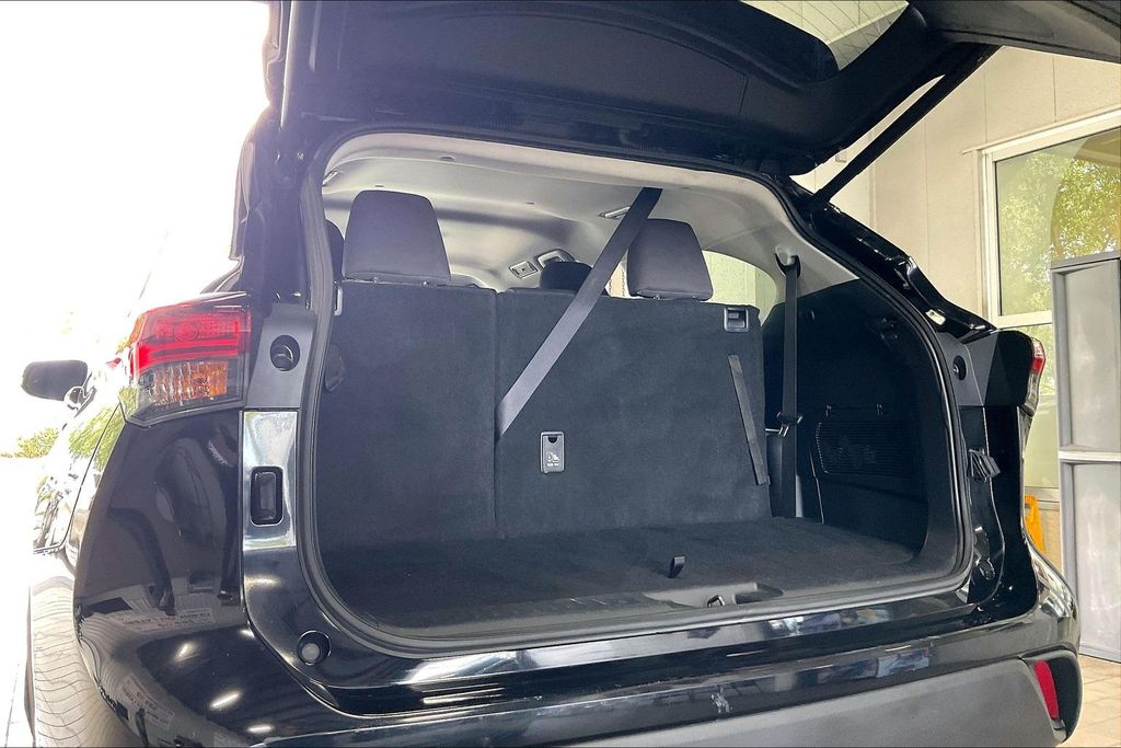 2025 Toyota Highlander 19