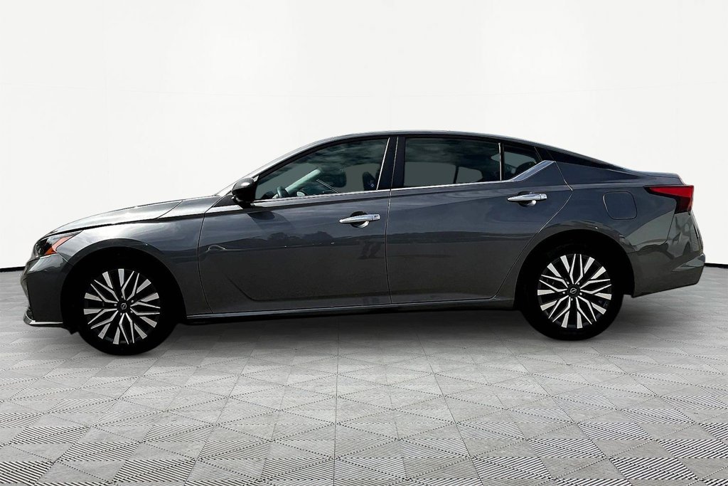 Used 2025 Nissan Altima SV Sedan