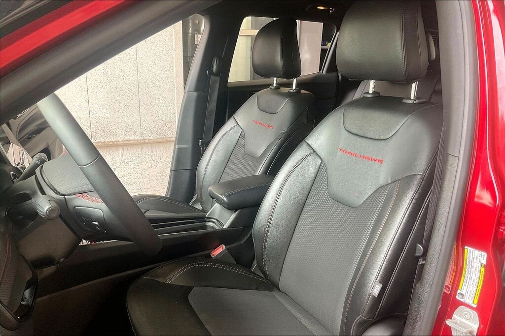 Used 2025 Jeep Compass Trailhawk SUV