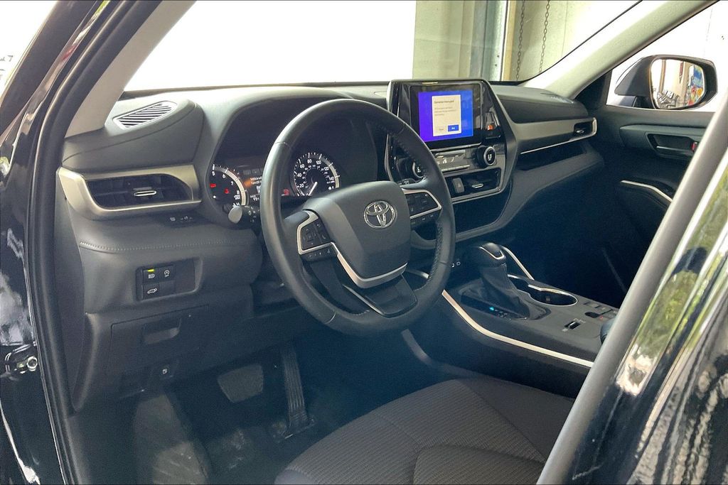 2025 Toyota Highlander 4