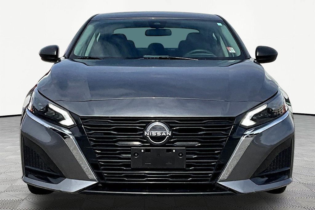 Used 2025 Nissan Altima SV Sedan
