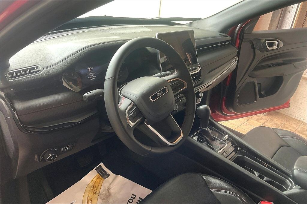 Used 2025 Jeep Compass Trailhawk SUV