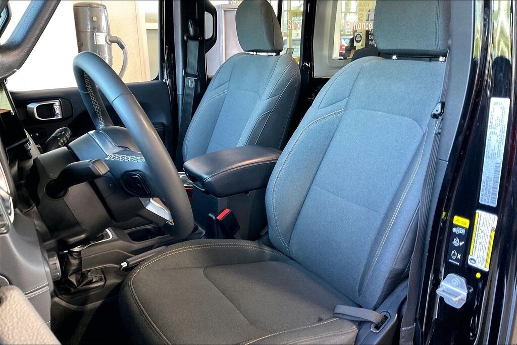 Used 2025 Jeep Wrangler Sahara SUV