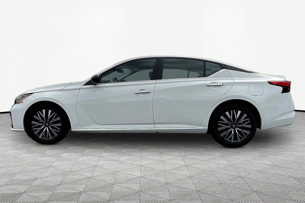 Used 2025 Nissan Altima SV Sedan