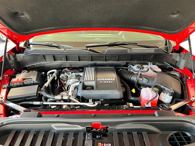 2025 Chevrolet Silverado 1500 LT photo 4