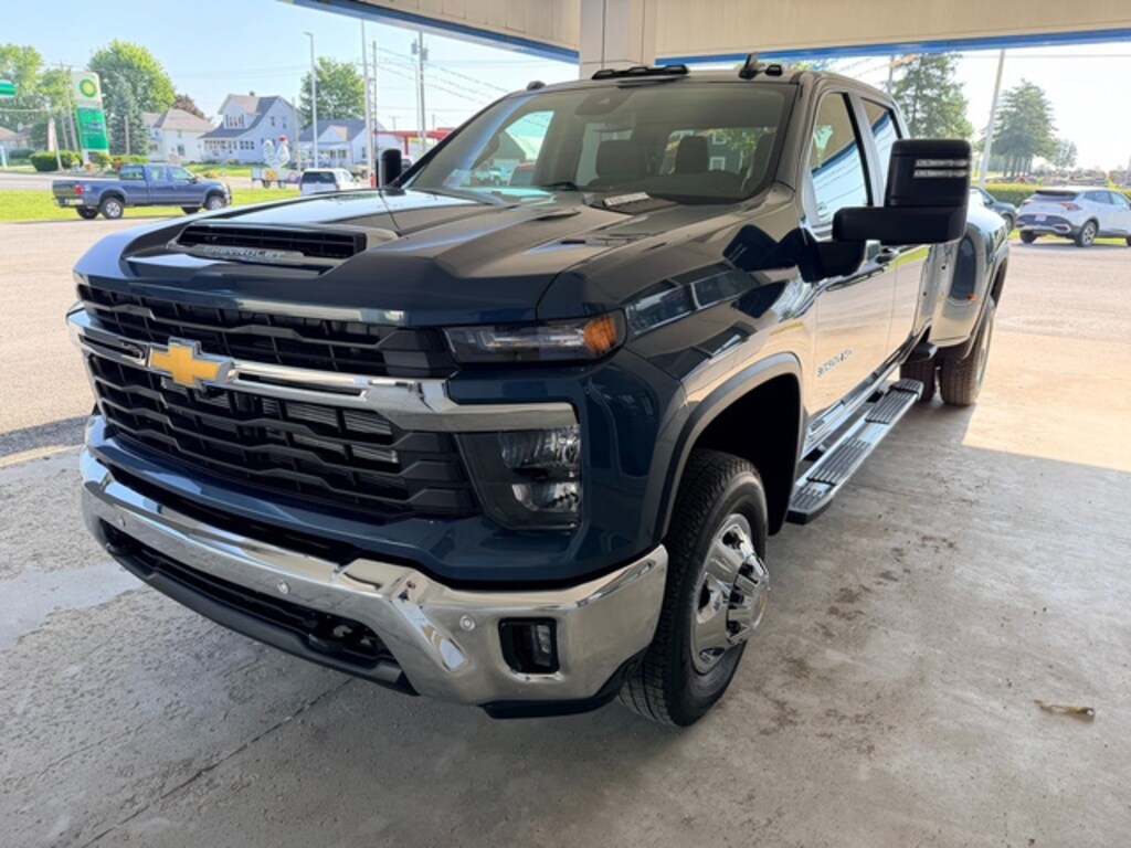 New 2026 Chevrolet Silverado 3500 HD LT Truck Crew Cab