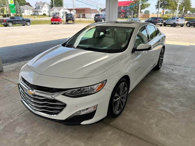 Used 2021 Chevrolet Malibu Premier with VIN 1G1ZE5SX5MF045169 for sale in Logansport, IN