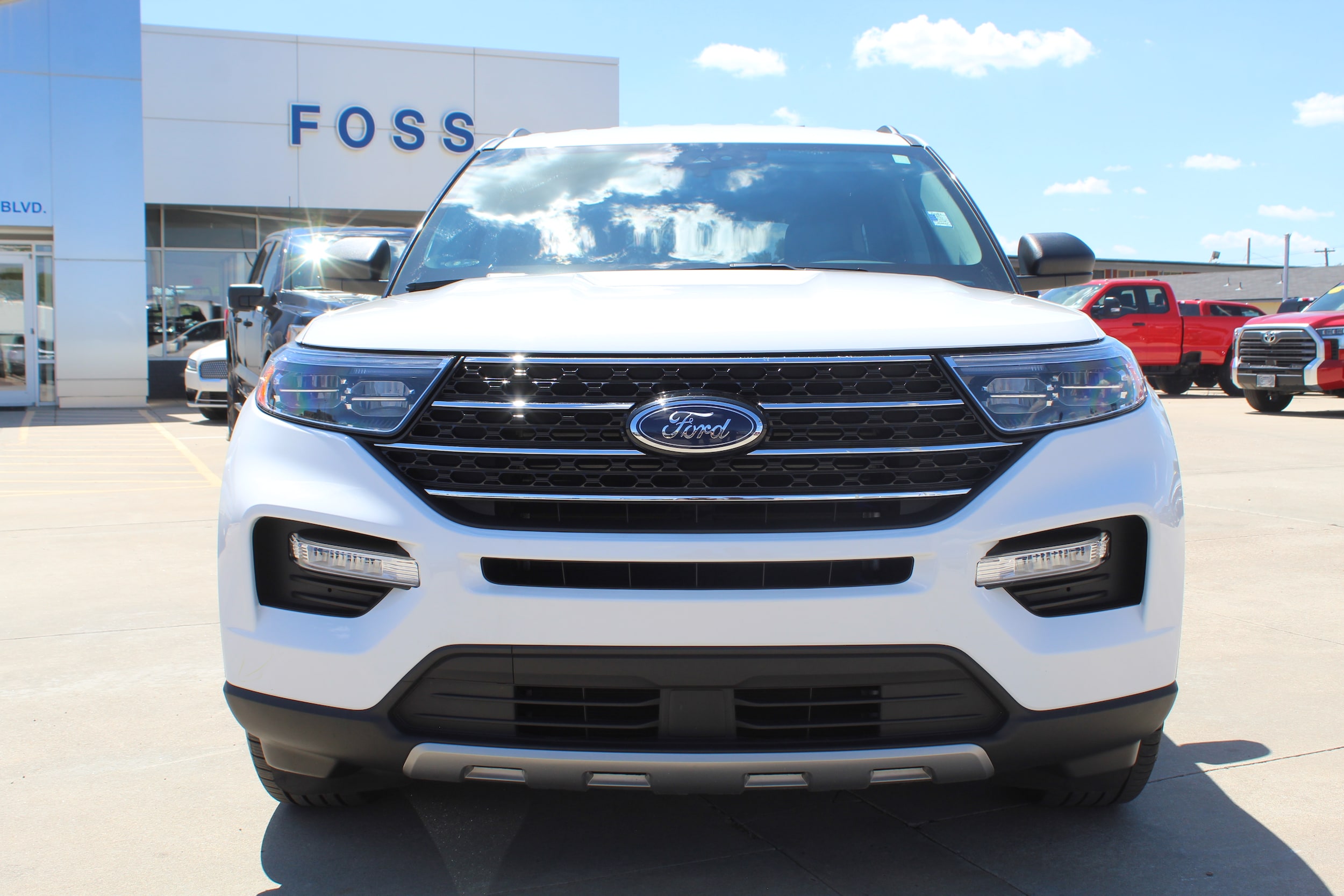 Used 2021 Ford Explorer XLT with VIN 1FMSK8DHXMGB78105 for sale in Liberal, KS