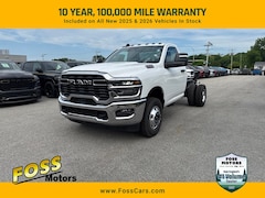 2026 Ram 3500 TRADESMAN CHASSIS REGULAR CAB 4X4 60' CA Pickup