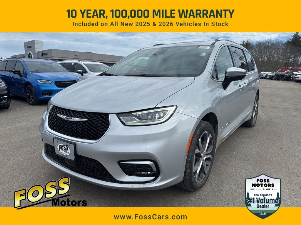 2026 Chrysler Pacifica Pinnacle AWD's photo