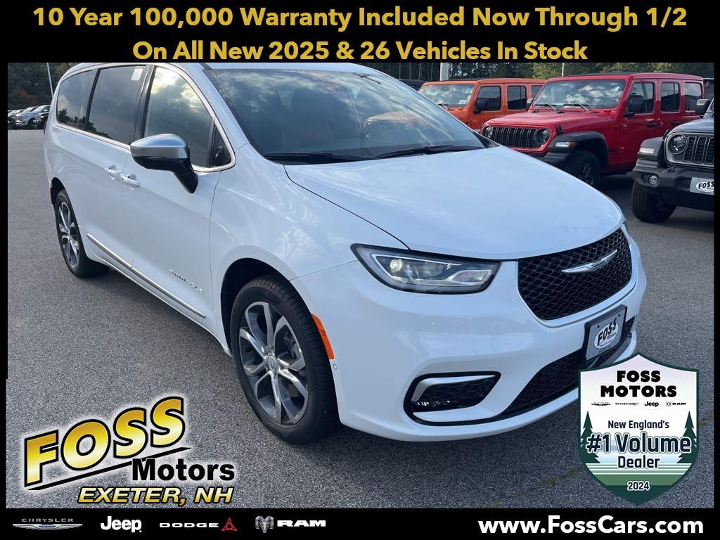 2026 Chrysler Pacifica Pinnacle's photo