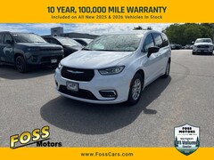 2026 Chrysler Pacifica SELECT Passenger Van