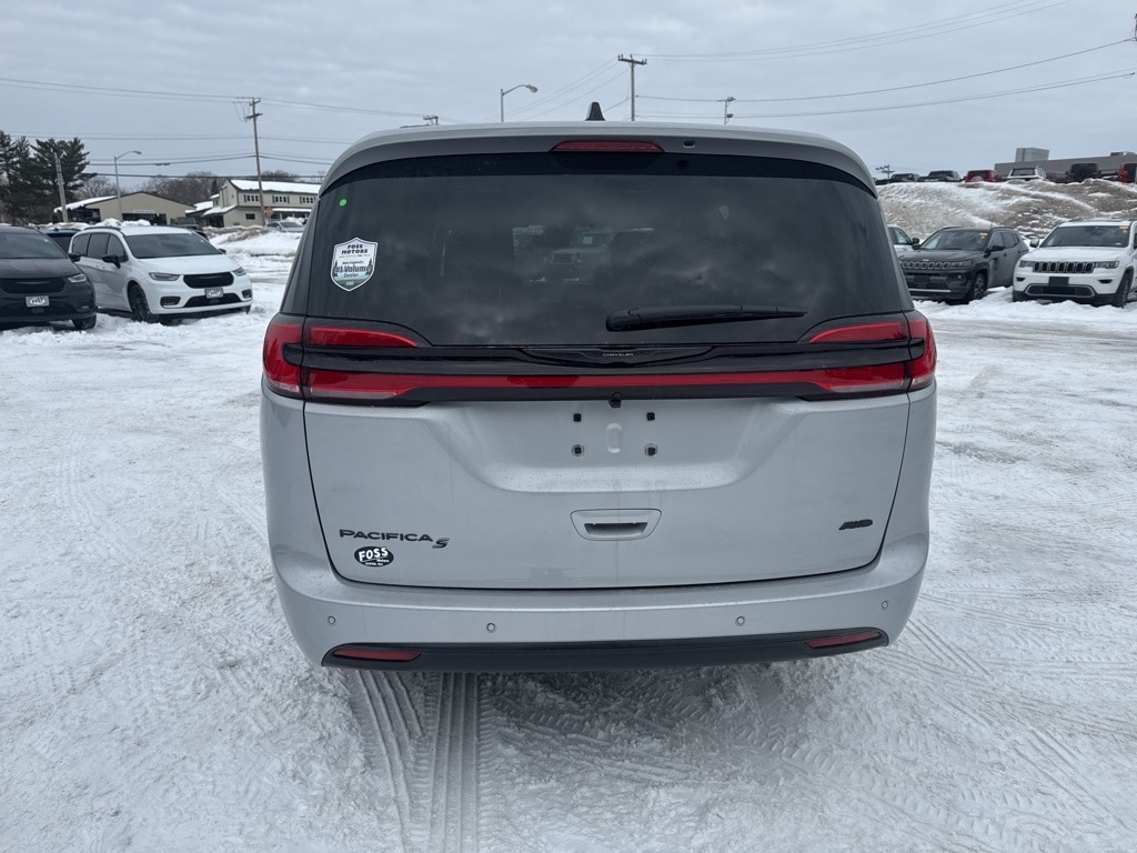 New 2026 Chrysler Pacifica SELECT AWD Passenger Van