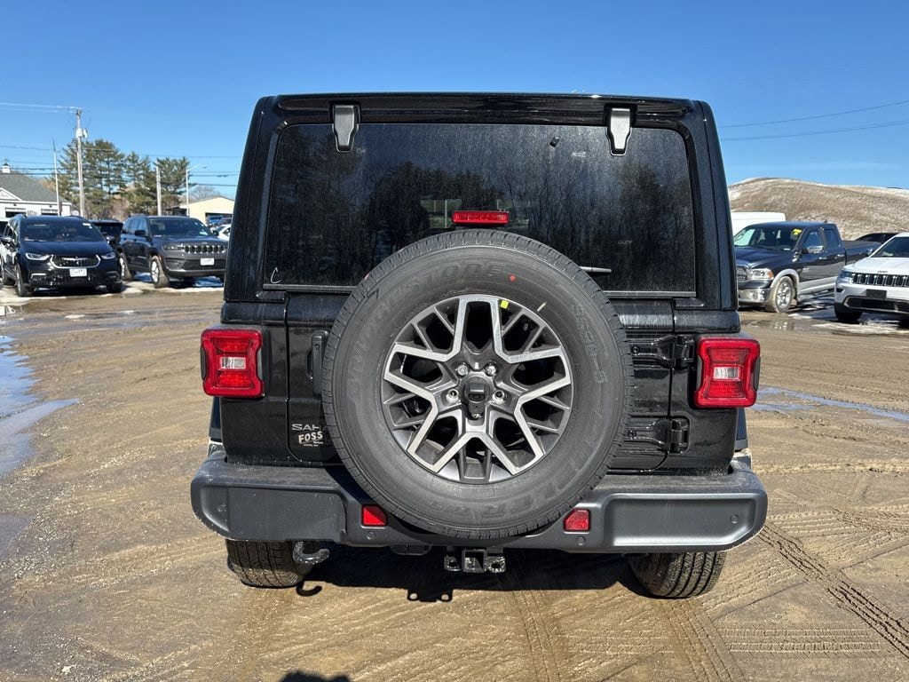 New 2026 Jeep Wrangler 4-DOOR SAHARA Sport Utility