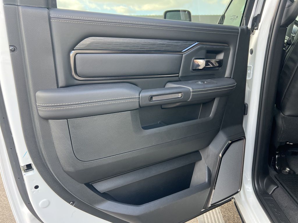 2026 RAM 2500 Rebel - Photo 17
