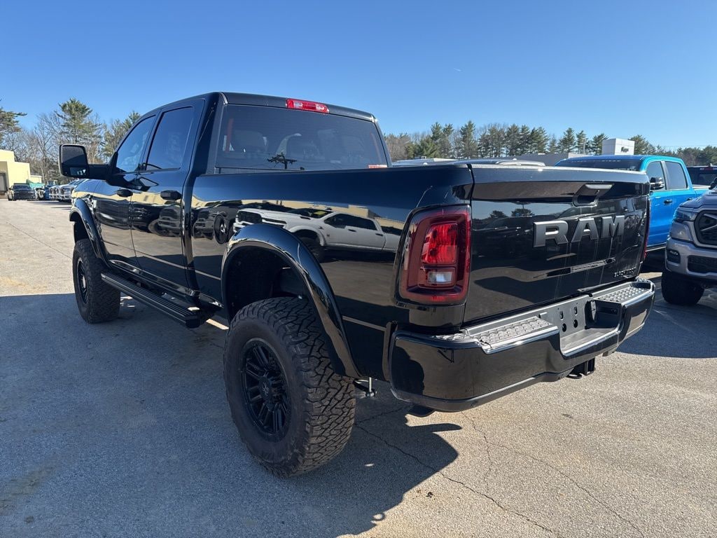 New 2025 Ram 2500 Big Horn Crew Cab 4x4 6'4 Box Pickup