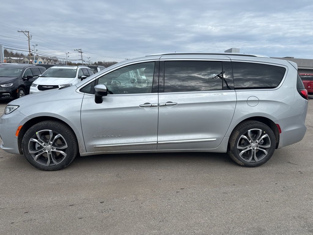 New 2026 Chrysler Pacifica PINNACLE AWD Passenger Van