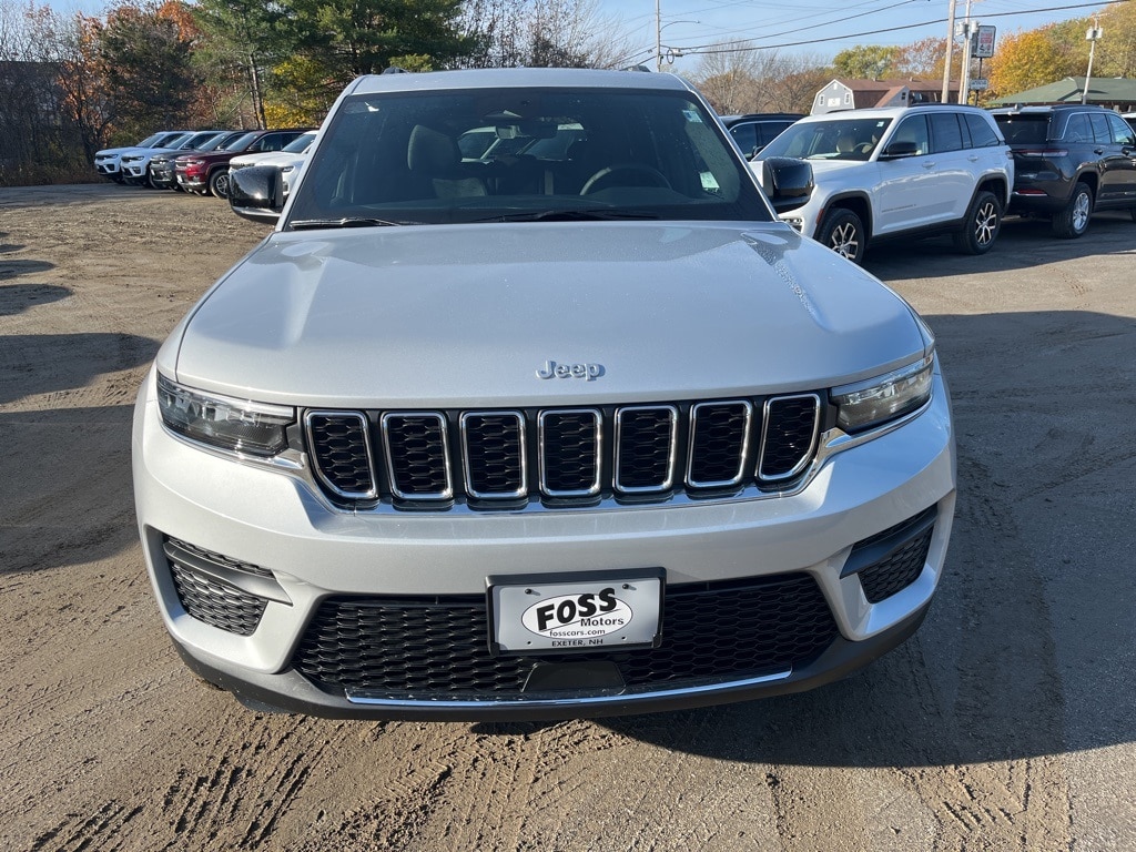New 2025 Jeep Grand Cherokee LAREDO X 4X4 Sport Utility