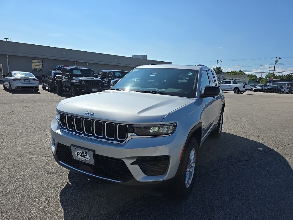 New 2025 Jeep Grand Cherokee LAREDO X 4X4 Sport Utility