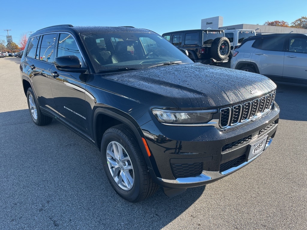 2025 Jeep Grand Cherokee L Laredo's photo