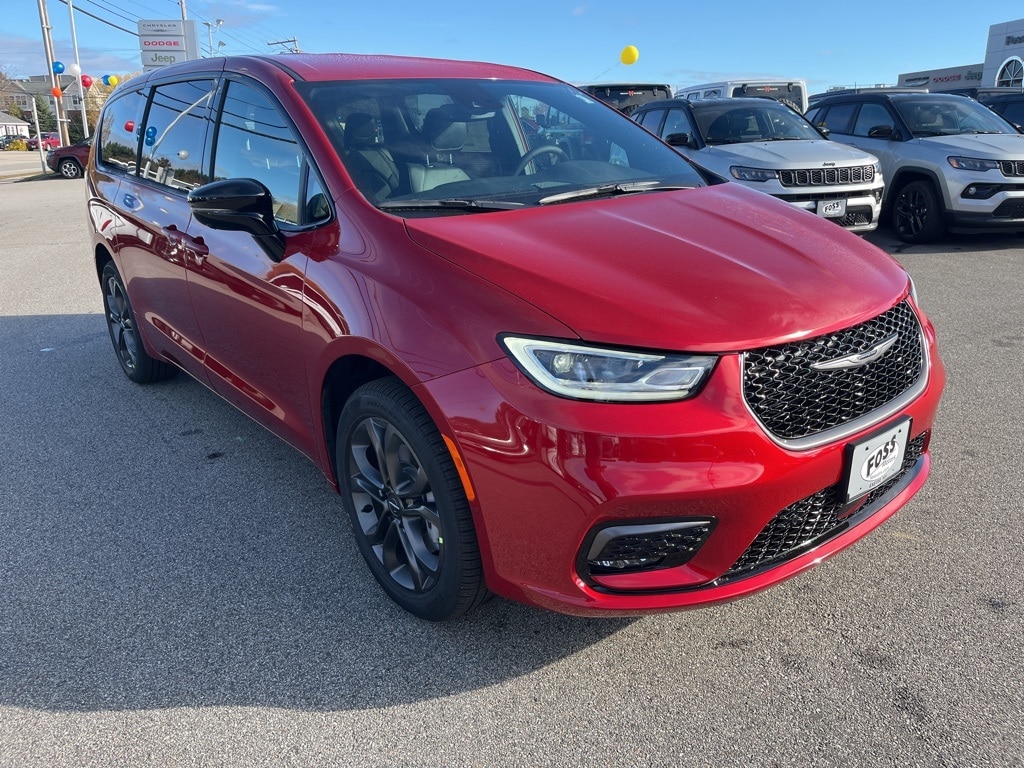 New 2026 Chrysler Pacifica SELECT AWD Passenger Van