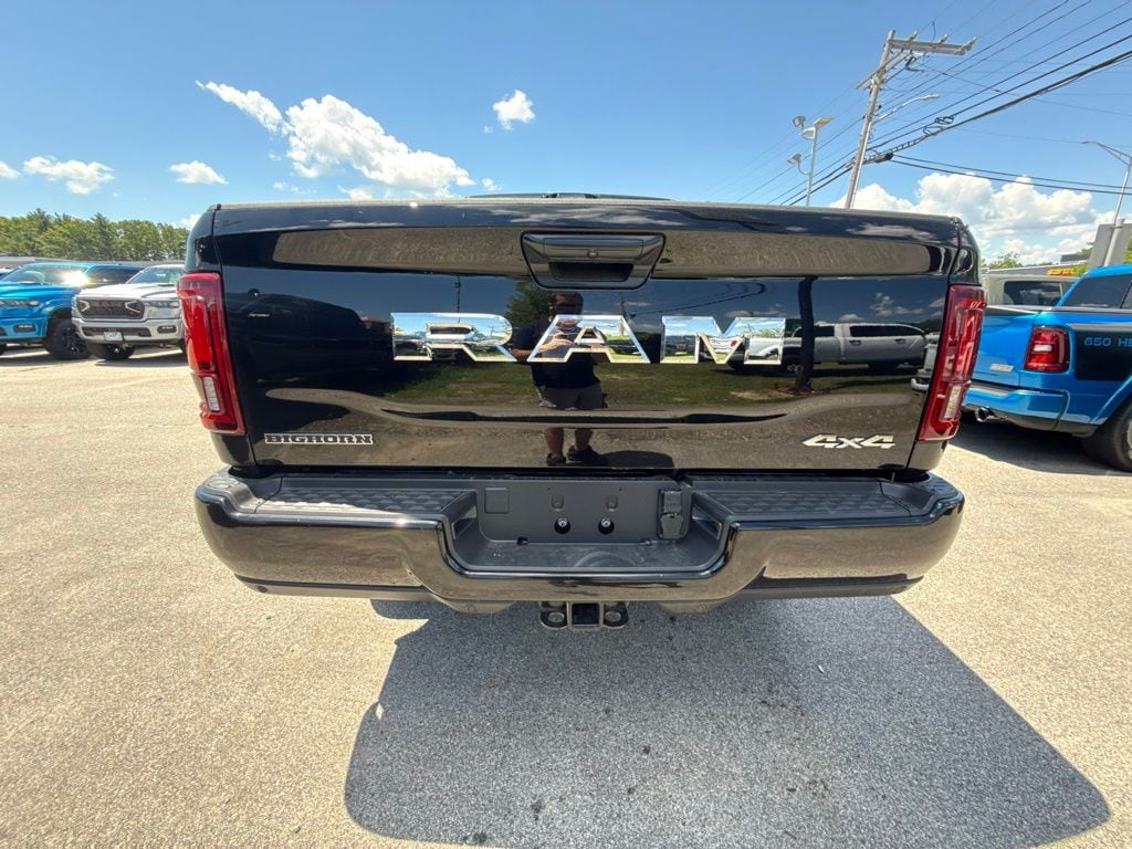 New 2026 Ram 2500 BIG HORN CREW CAB 4X4 6'4 BOX Pickup