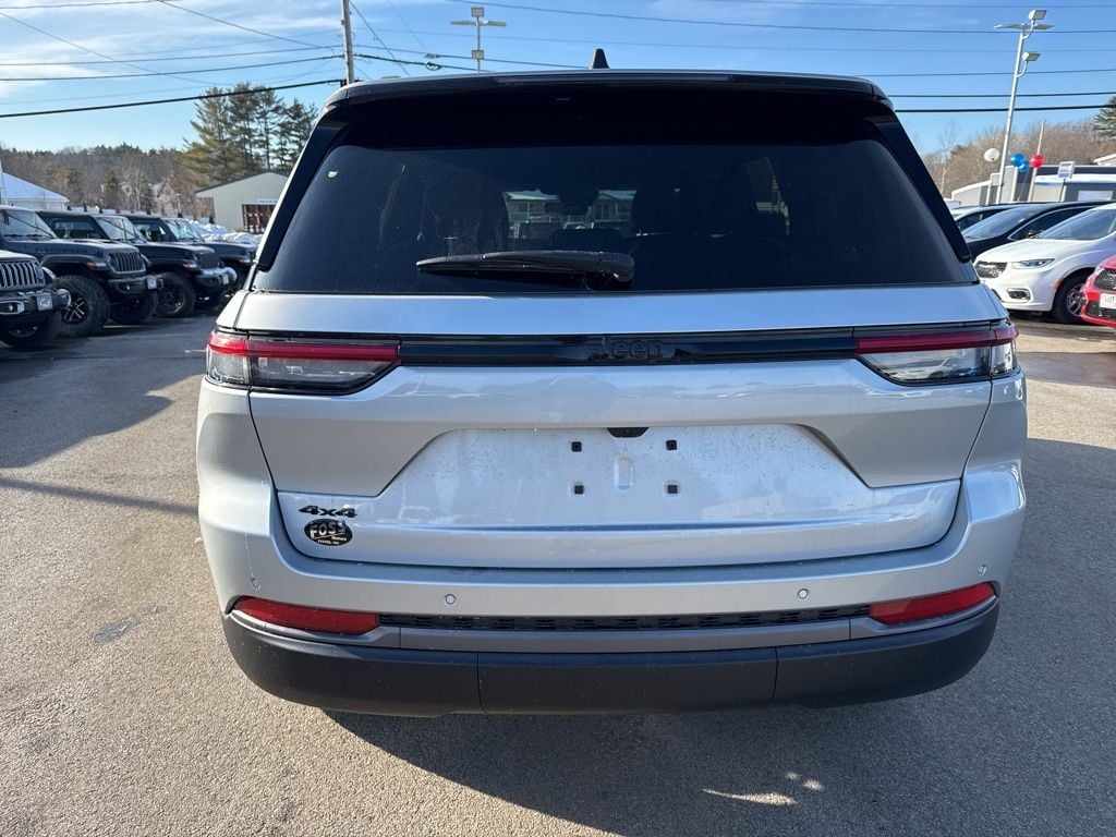 New 2026 Jeep Grand Cherokee LAREDO ALTITUDE 4X4 Sport Utility