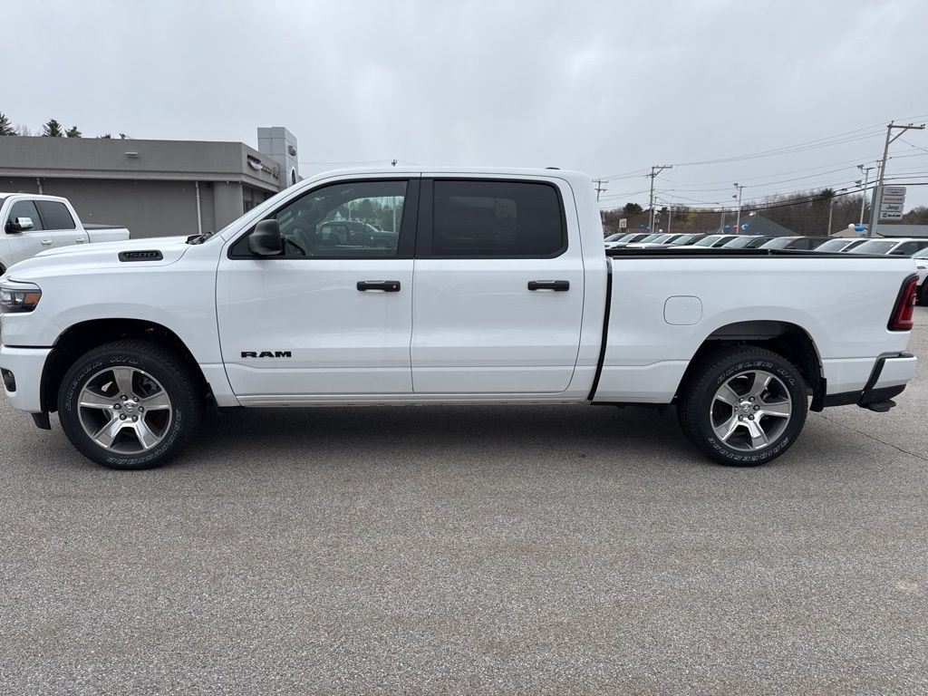 New 2026 Ram 1500 EXPRESS CREW CAB 4X4 6'4 BOX Pickup