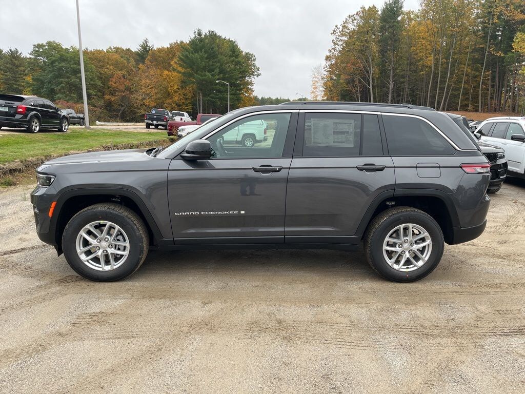 New 2025 Jeep Grand Cherokee LAREDO X 4X4 Sport Utility