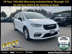 2026 Chrysler Pacifica SELECT Passenger Van