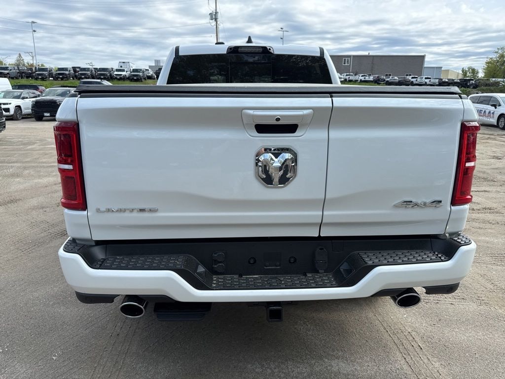 New 2026 Ram 1500 LIMITED CREW CAB 4X4 5'7 BOX Pickup