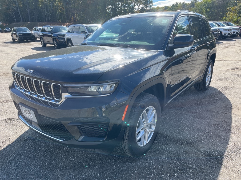 New 2025 Jeep Grand Cherokee LAREDO X 4X4 Sport Utility