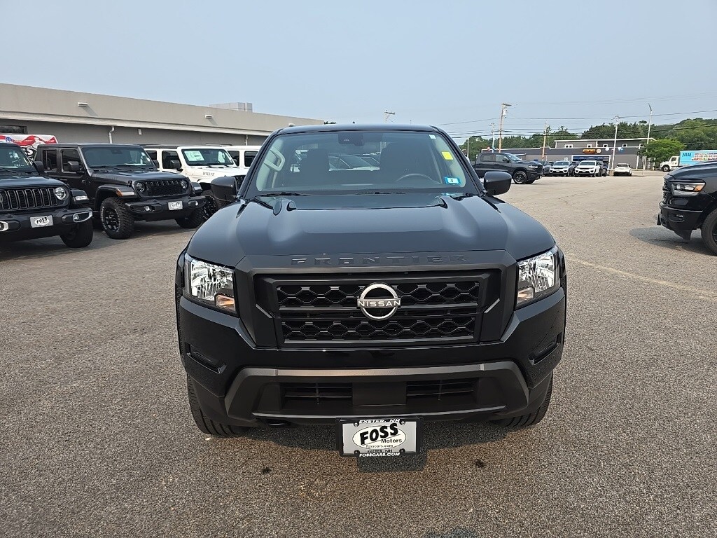 2024 Nissan Frontier S photo 2