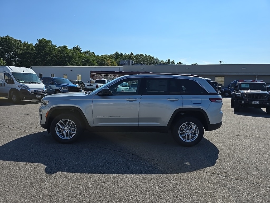 New 2025 Jeep Grand Cherokee LAREDO X 4X4 Sport Utility