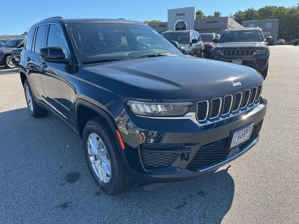 New 2025 Jeep Grand Cherokee LAREDO X 4X4 Sport Utility