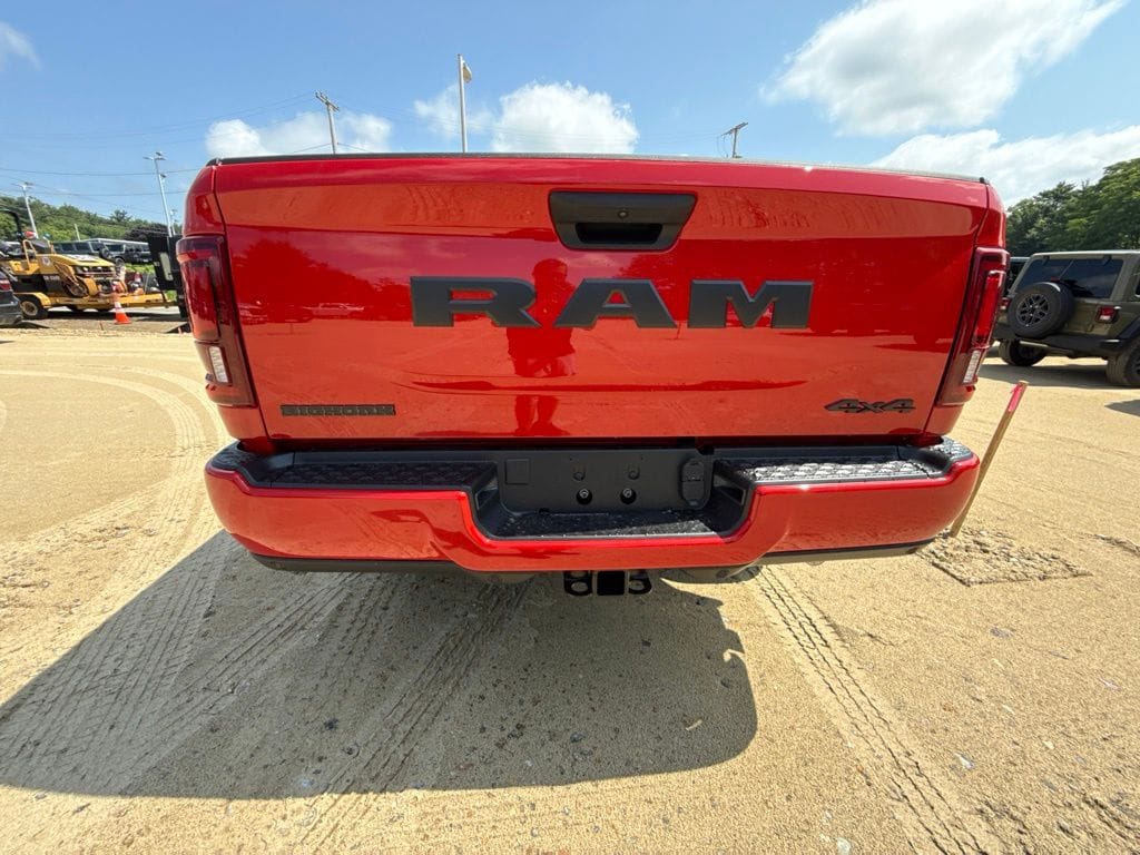 New 2026 Ram 2500 BIG HORN CREW CAB 4X4 6'4 BOX Pickup