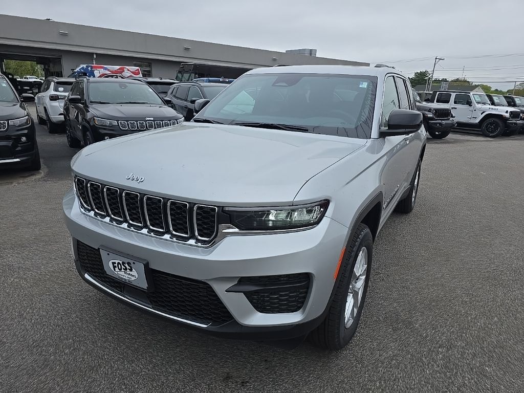 New 2025 Jeep Grand Cherokee LAREDO X 4X4 Sport Utility