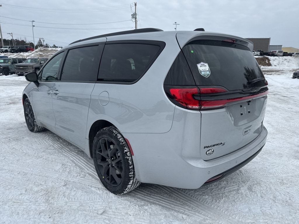 New 2026 Chrysler Pacifica SELECT AWD Passenger Van