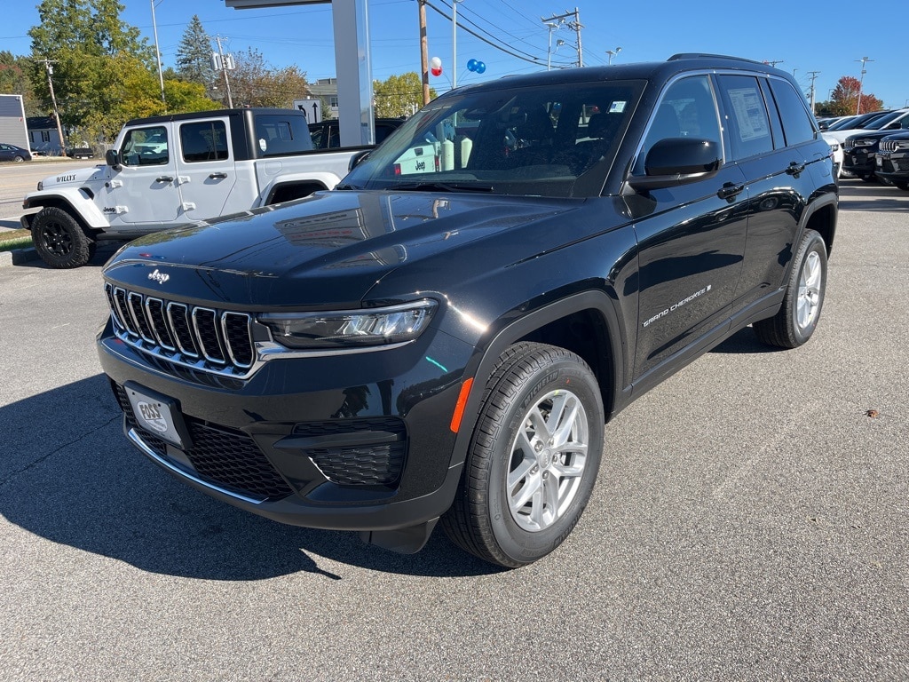 New 2025 Jeep Grand Cherokee LAREDO X 4X4 Sport Utility