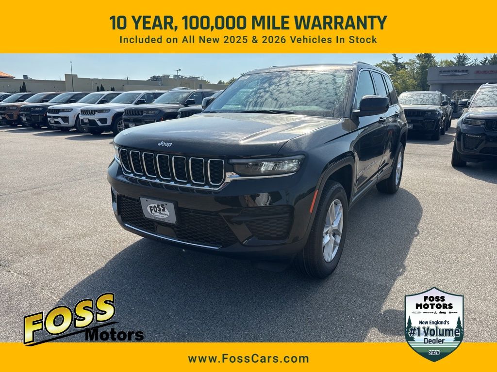 2026 Jeep Grand Cherokee Laredo 4x4's photo