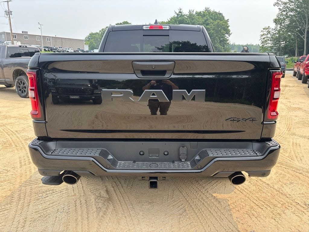 New 2026 Ram 1500 EXPRESS CREW CAB 4X4 5'7 BOX Pickup