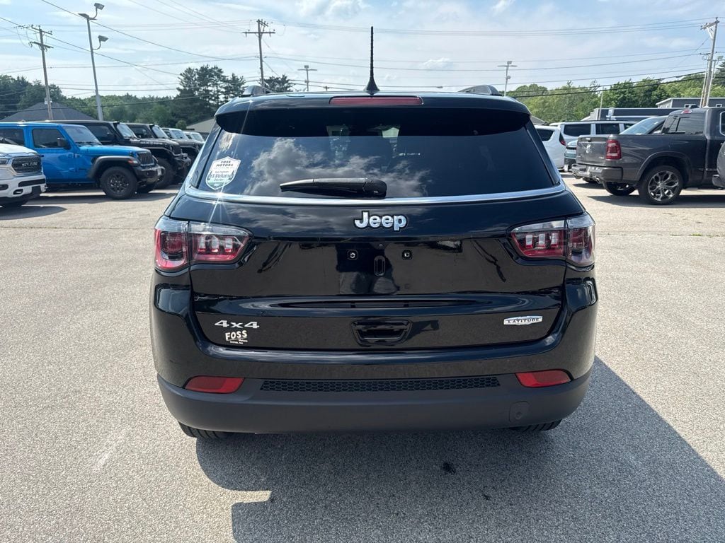 Used 2023 Jeep Compass Latitude SUV