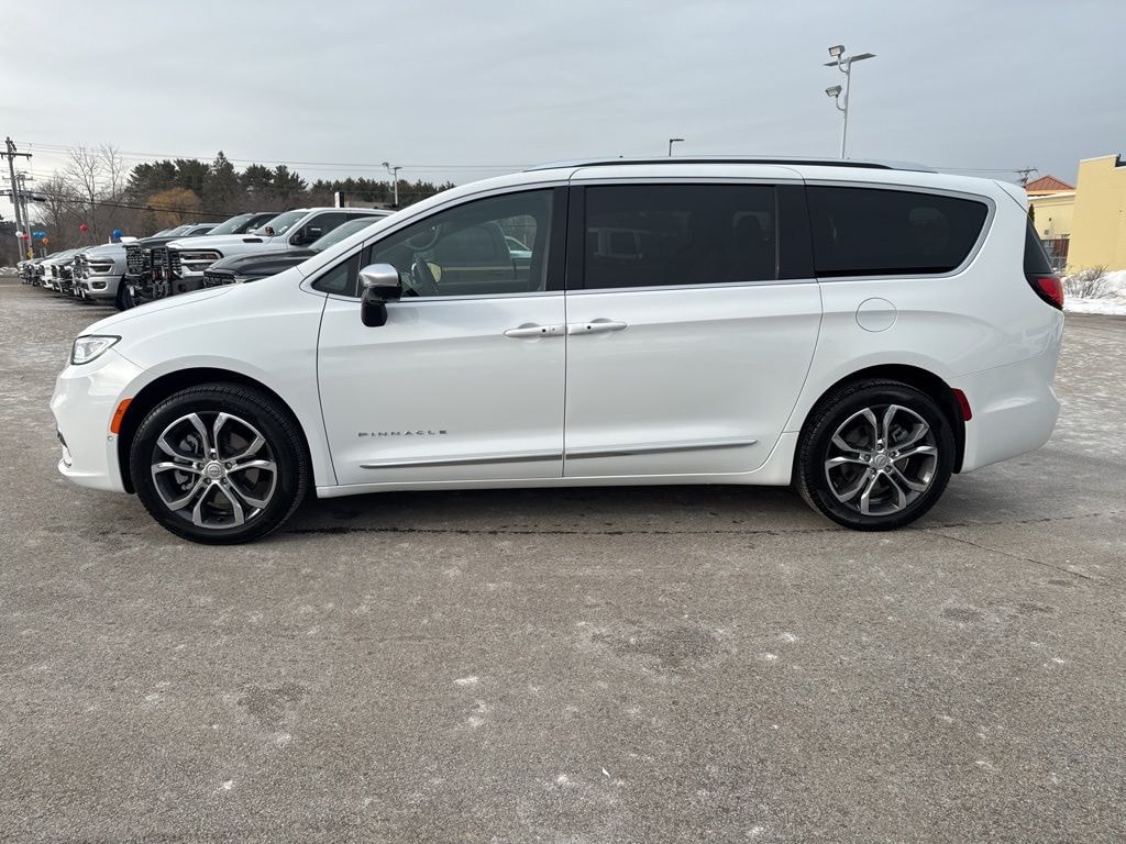 New 2026 Chrysler Pacifica PINNACLE AWD Passenger Van