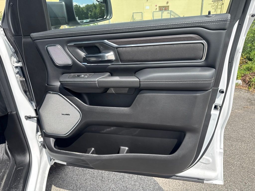 2026 RAM 1500 Laramie - Photo 30